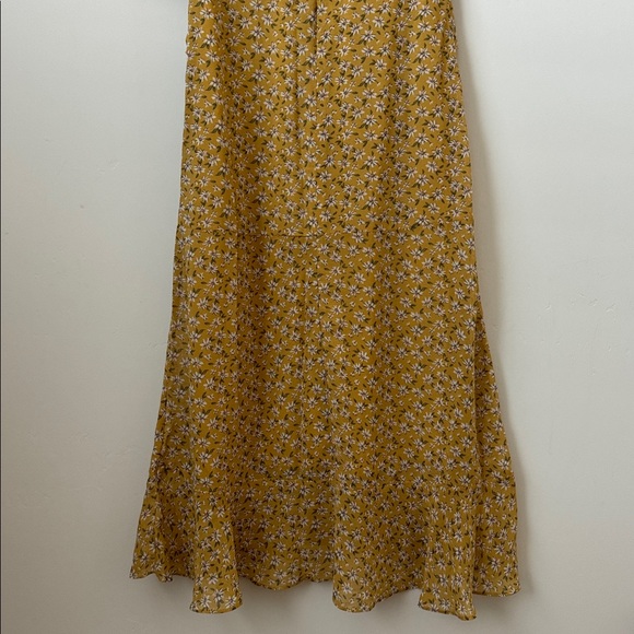 Lulus Anything Lovelier Yellow Floral Print Tiered Midi Dress Size: XS - Picture 9 of 9